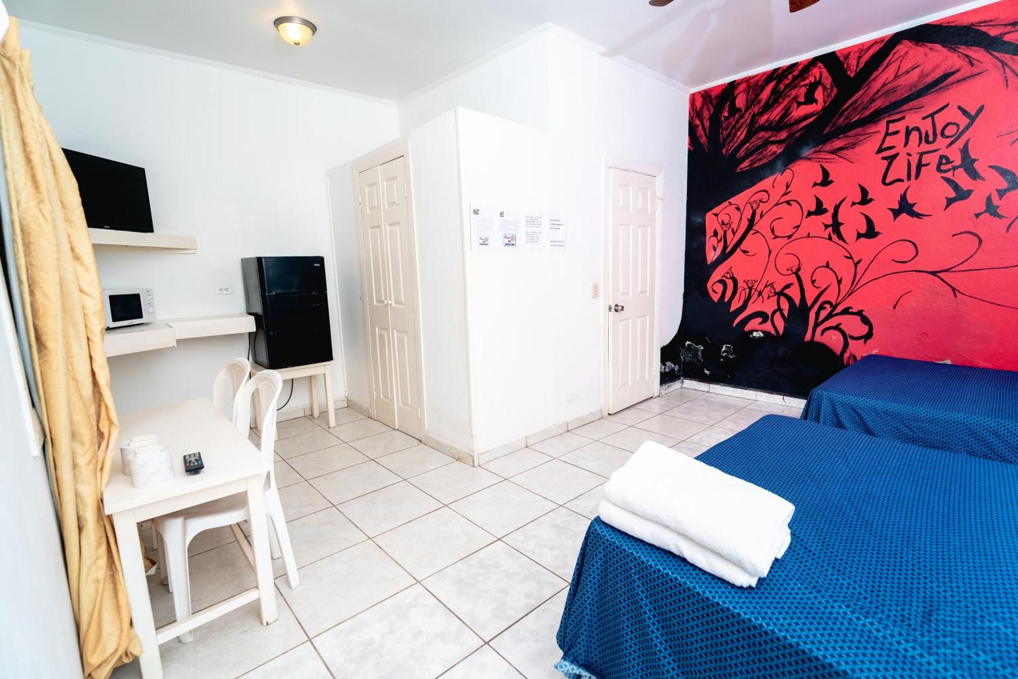 Hotel&Hostal Trinidad La Ceiba Extérieur photo