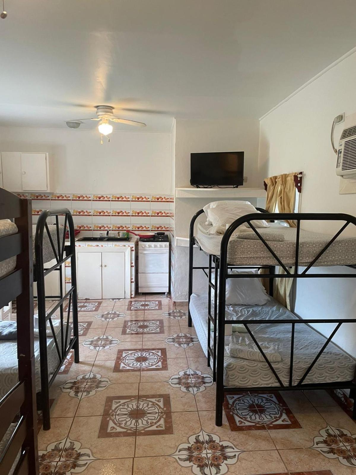Hotel&Hostal Trinidad La Ceiba Extérieur photo